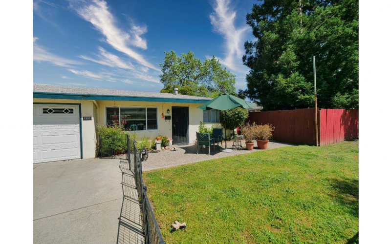 Dream Homes Await in Friendly Acres In Redwood City — A 2025 Buyer’s Hotspot