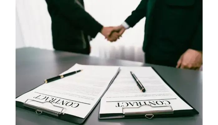 Expert SaaS Contracts Lawyer: Drafting and Reviewing Agreements