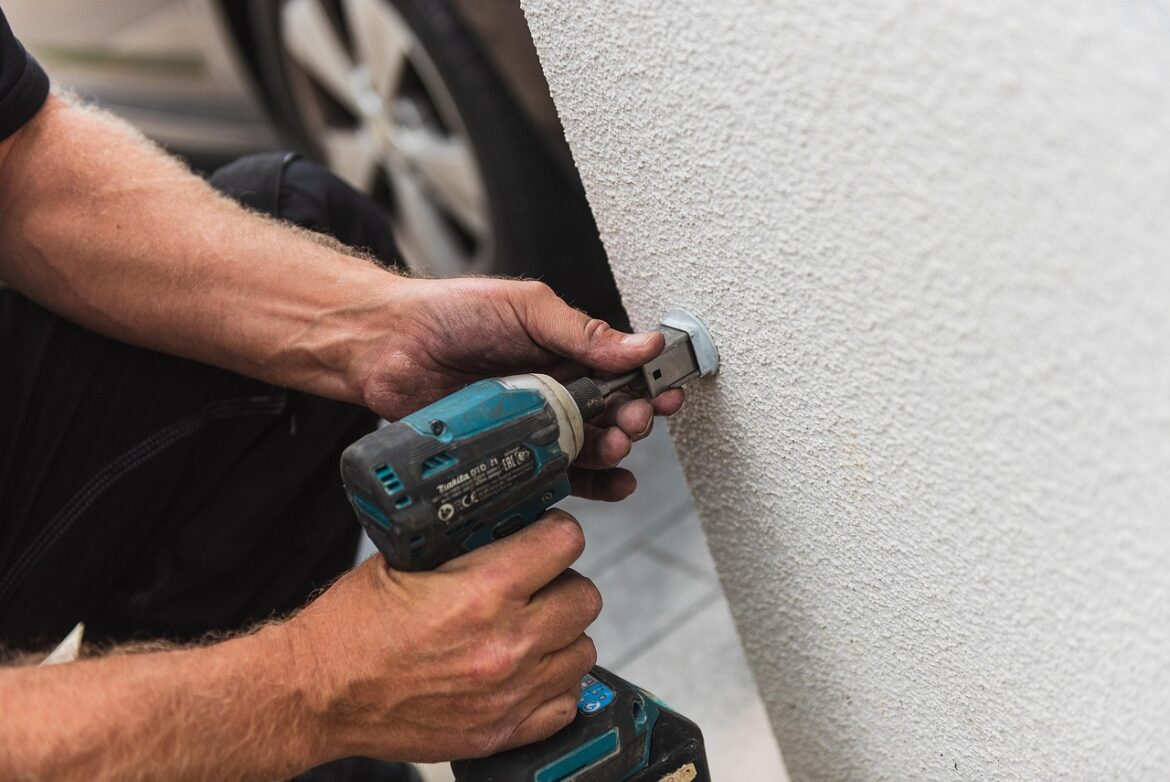 How to Know When Your Atlanta Home Needs a Professional Handyman: A Complete Guide