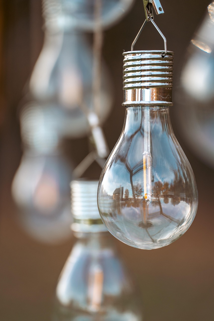 The Complete Guide to Battery-Powered LED Lights for Hobbyists and Model Builders